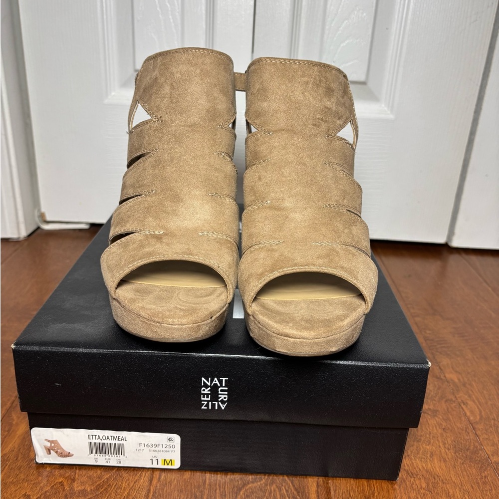 Naturalizer Etta Oatmeal Heeled Sandals- NEVER WORN Women’s Size 11 - Picture 3 of 6
